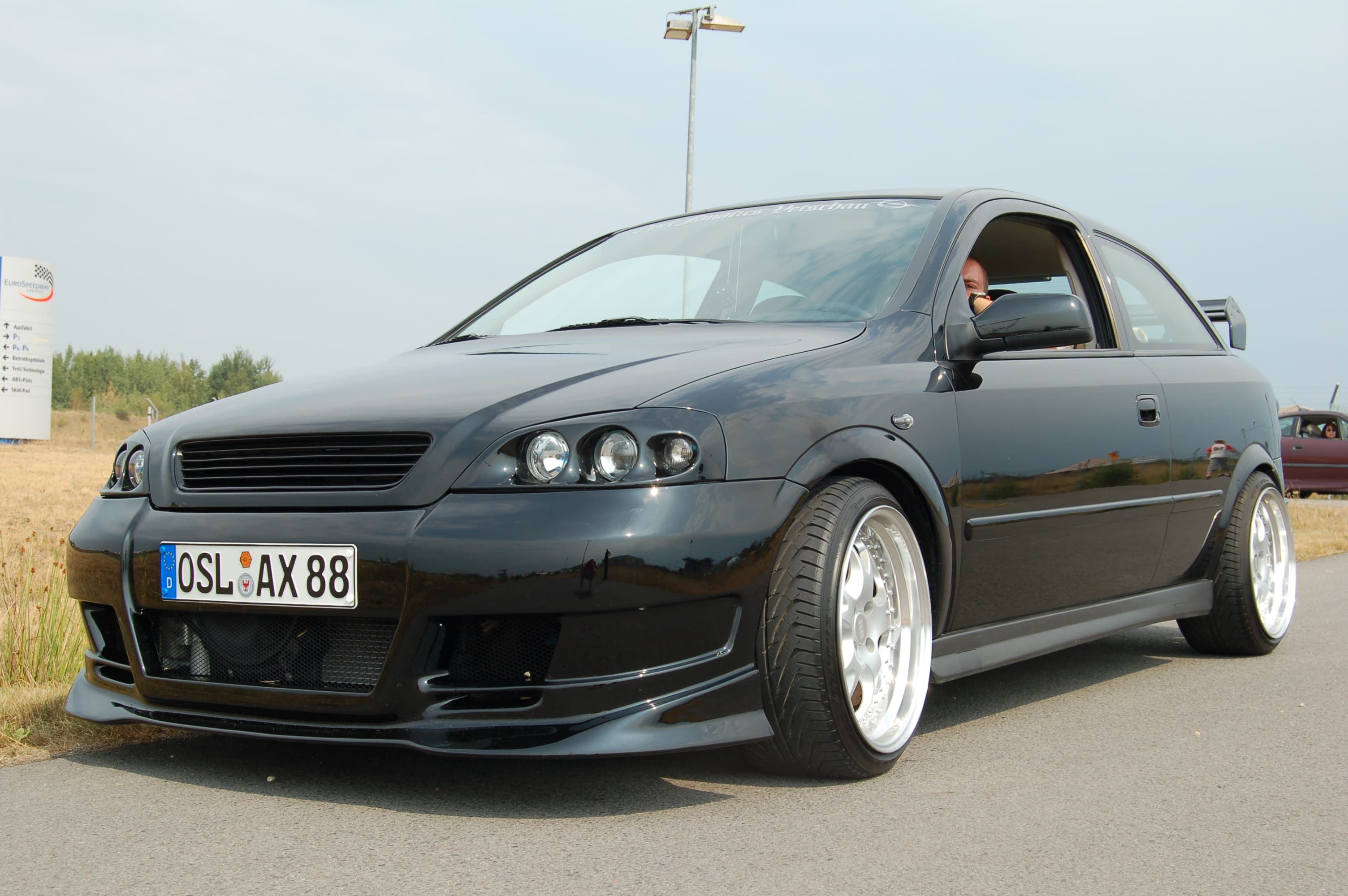 Hella | 3D head lights image 5